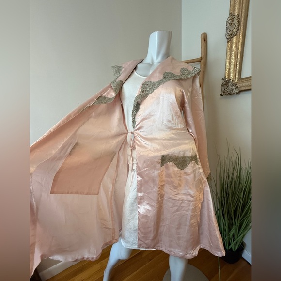 Victoria’s Secret 2nd Skin Liquid Satin Regency Robe Chantilly Lace Rare PS VTG - Picture 4 of 11